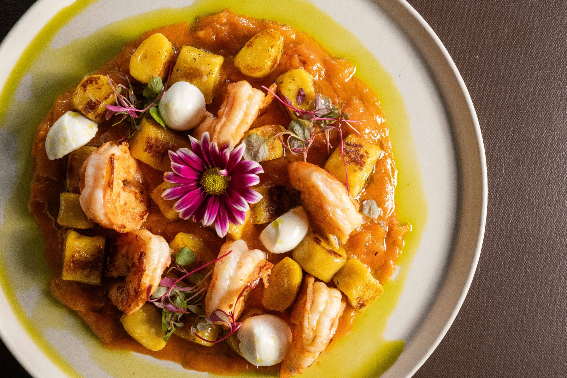 Enoteca 75 prensa costela marinada por 8 horas no Sabores de Itajaí, no bairro Fazenda
